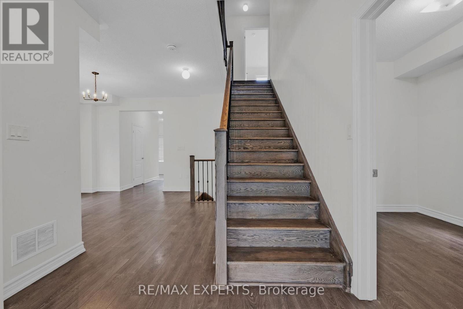 157 Tumblewood Center — photo 11