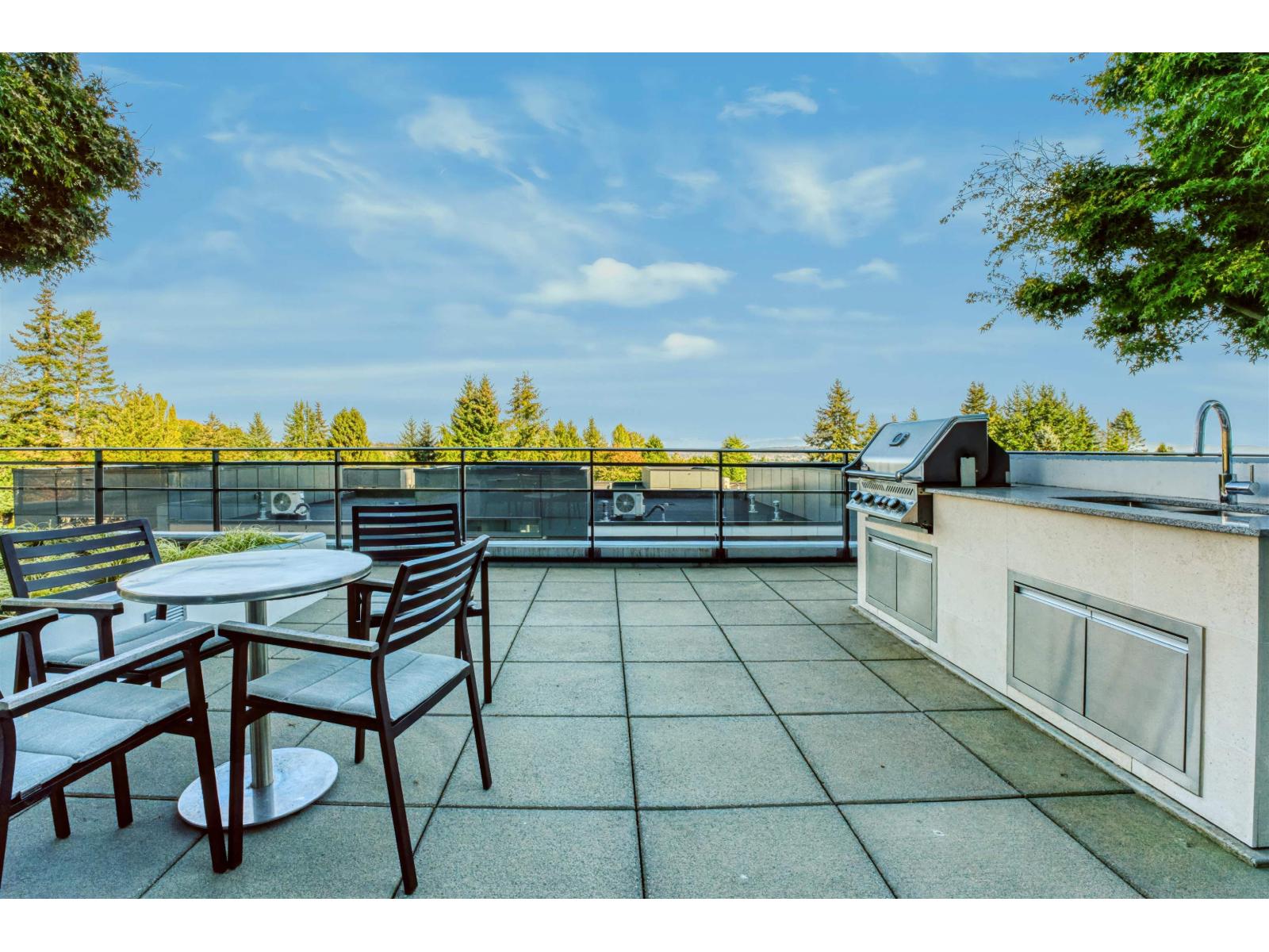 303 1526 FINLAY STREET, White Rock - Image 1