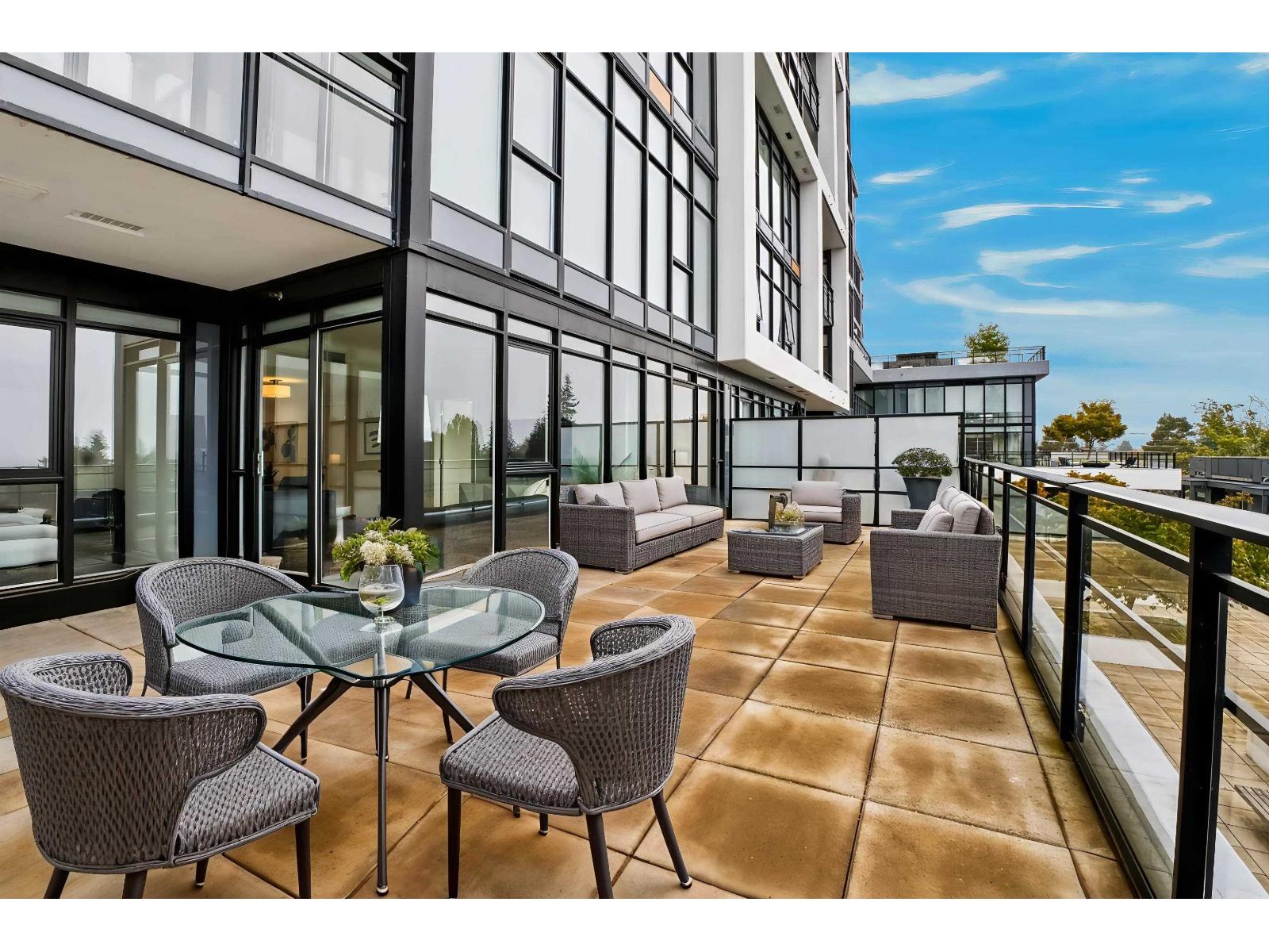 303 1526 FINLAY STREET, White Rock - Image 1