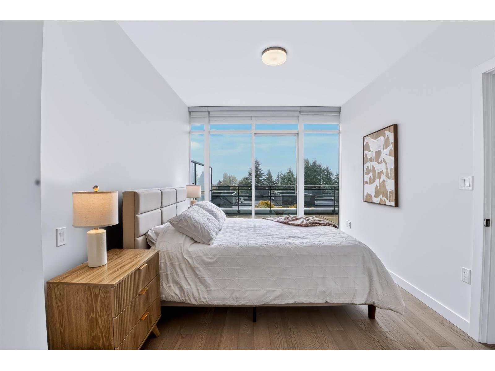 303 1526 FINLAY STREET, White Rock - Image 1