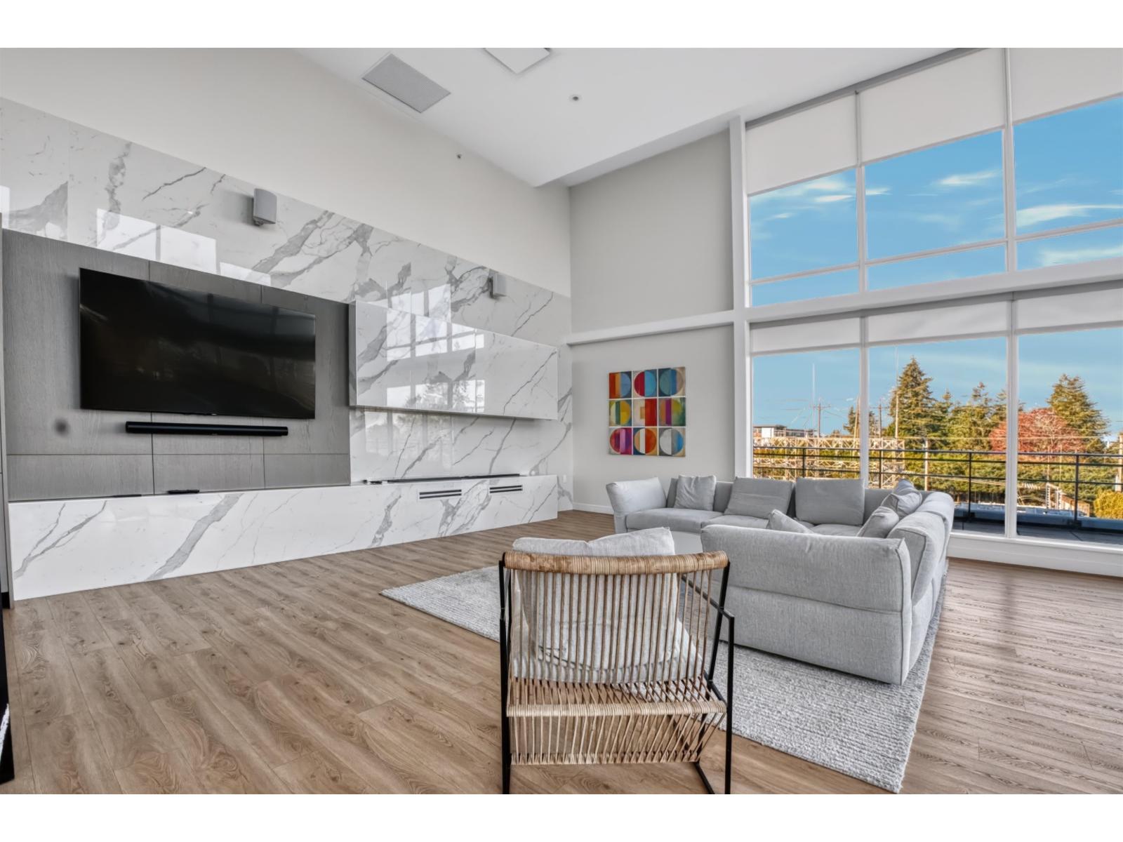 303 1526 FINLAY STREET, White Rock - Image 1
