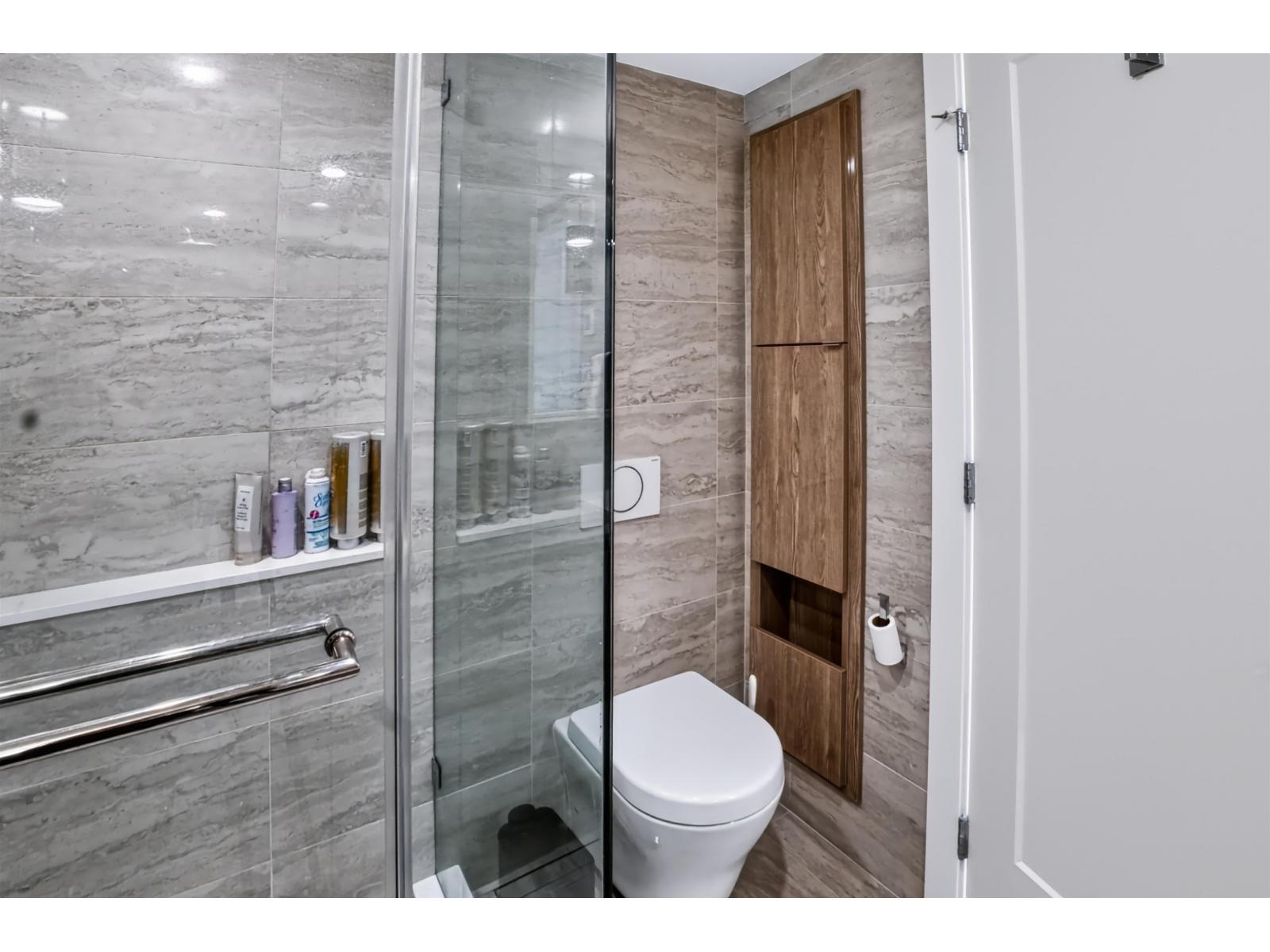 303 1526 FINLAY STREET, White Rock - Image 1