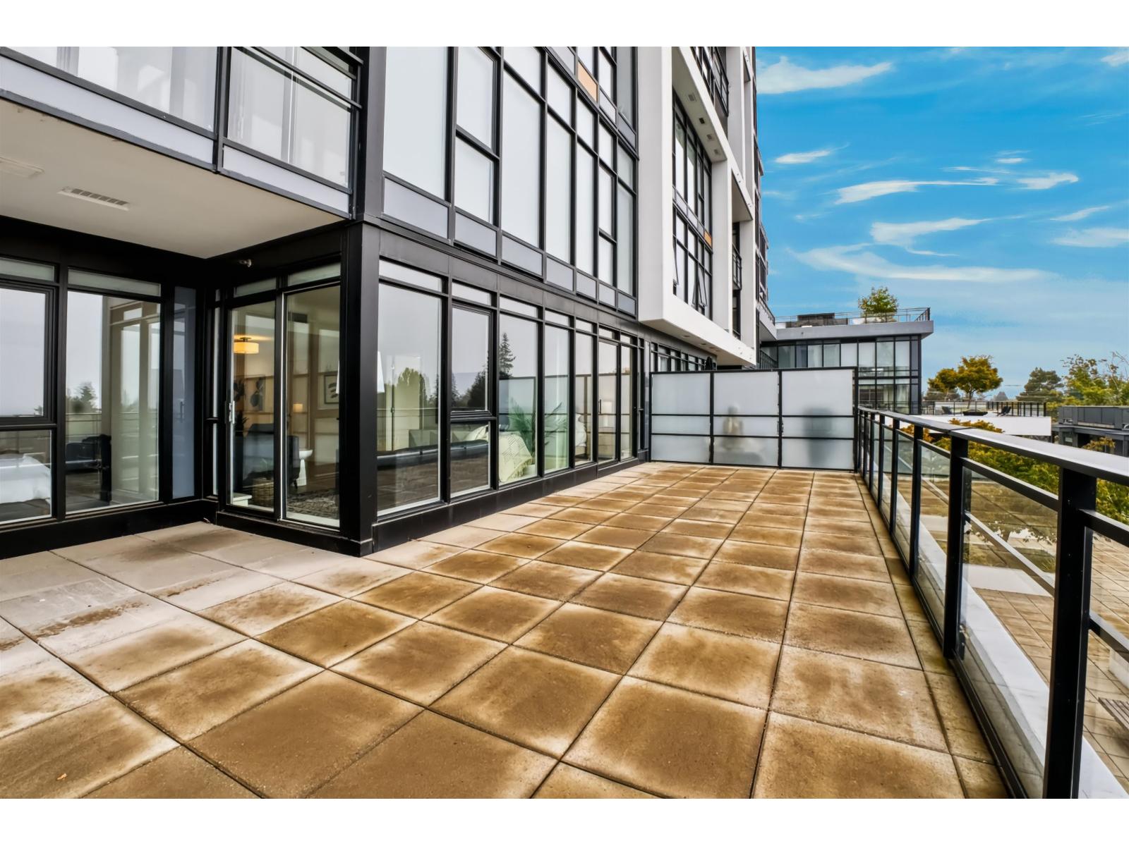303 1526 FINLAY STREET, White Rock - Image 1
