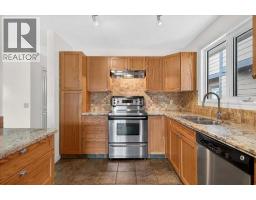 6407 34 Avenue NW - photo 4