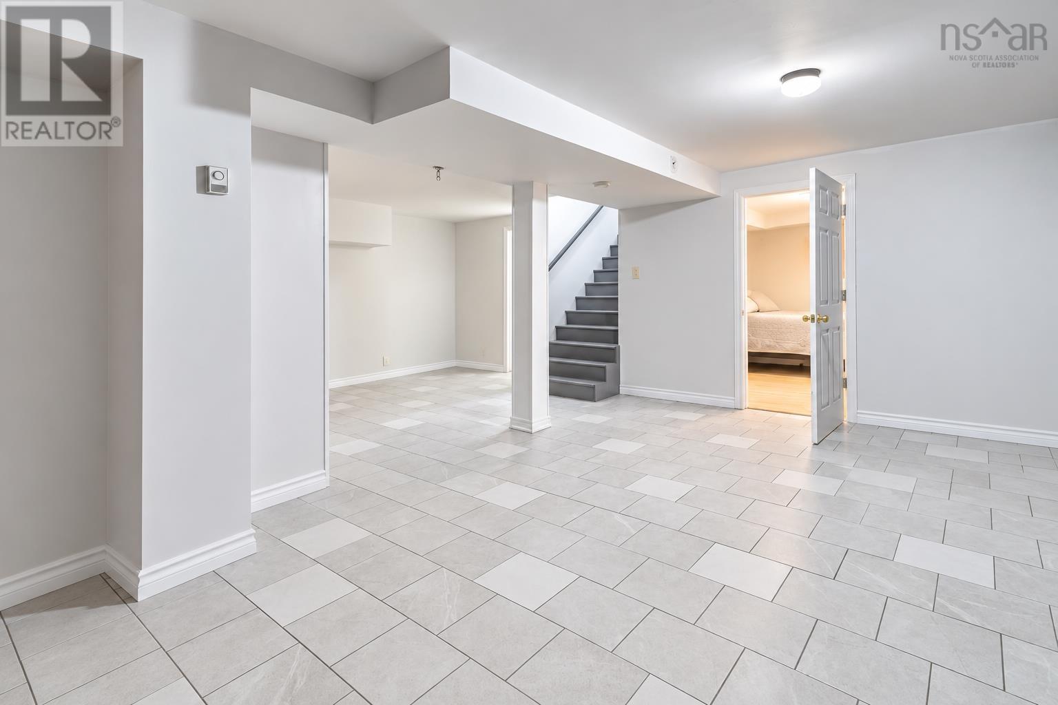 Property 33 of 40 of 25 MacDonald Crescent