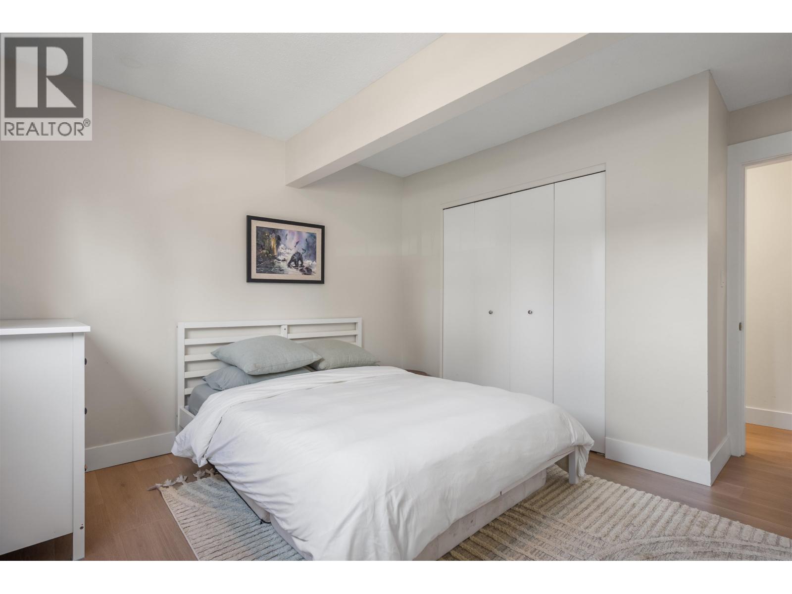 Photo of 5974 16 AVENUE 16