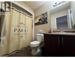 4pc Bathroom - 200 Maitland Street, Kitchener, ON N2R1Z1 Photo 11