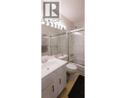 625 Rowcliffe Avenue Unit# 207, Kelowna, BC V1Y5Y8 Photo 12