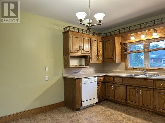 134 Henrietta Ave — photo 10
