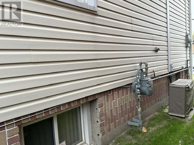 134 Henrietta AVE - 36