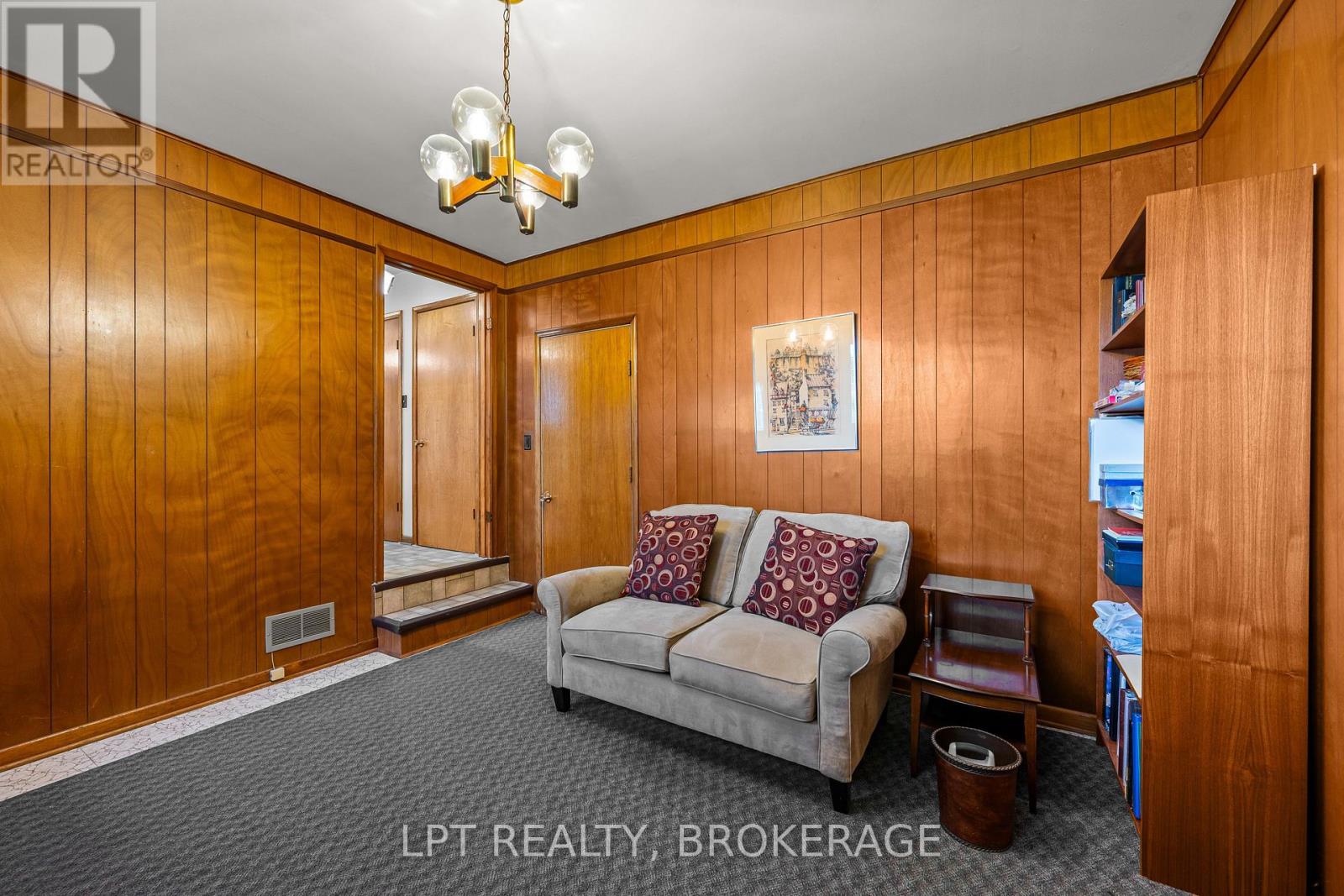 124 Campbell Crescent — photo 33