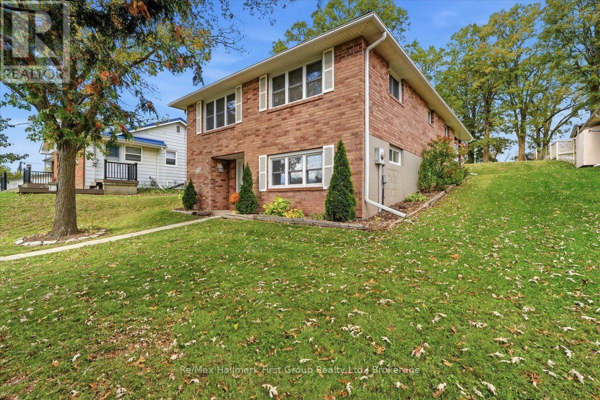 192 St. Lawrence Street West, Centre Hastings, ON photo 2