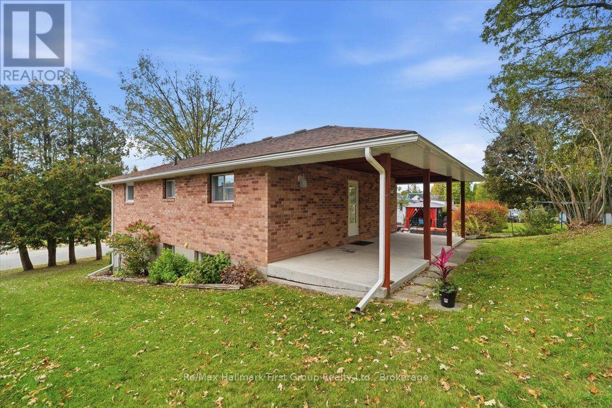 192 St. Lawrence Street West, Centre Hastings, ON photo 20