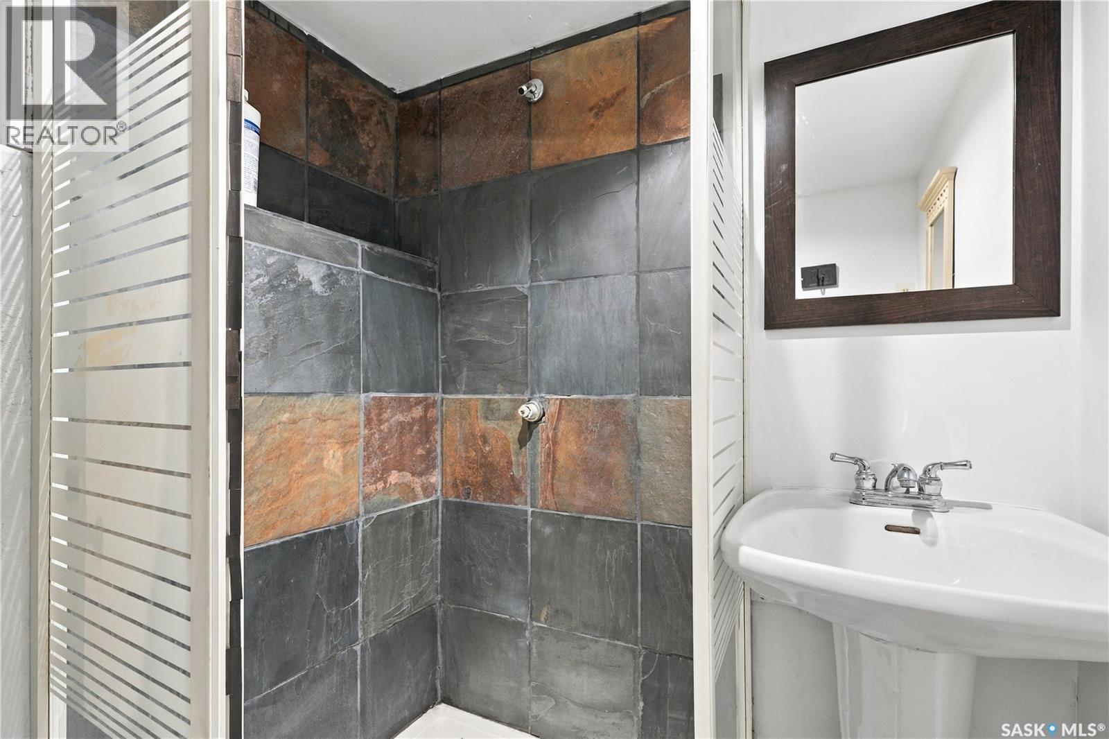 709 McPherson AVENUE - 36