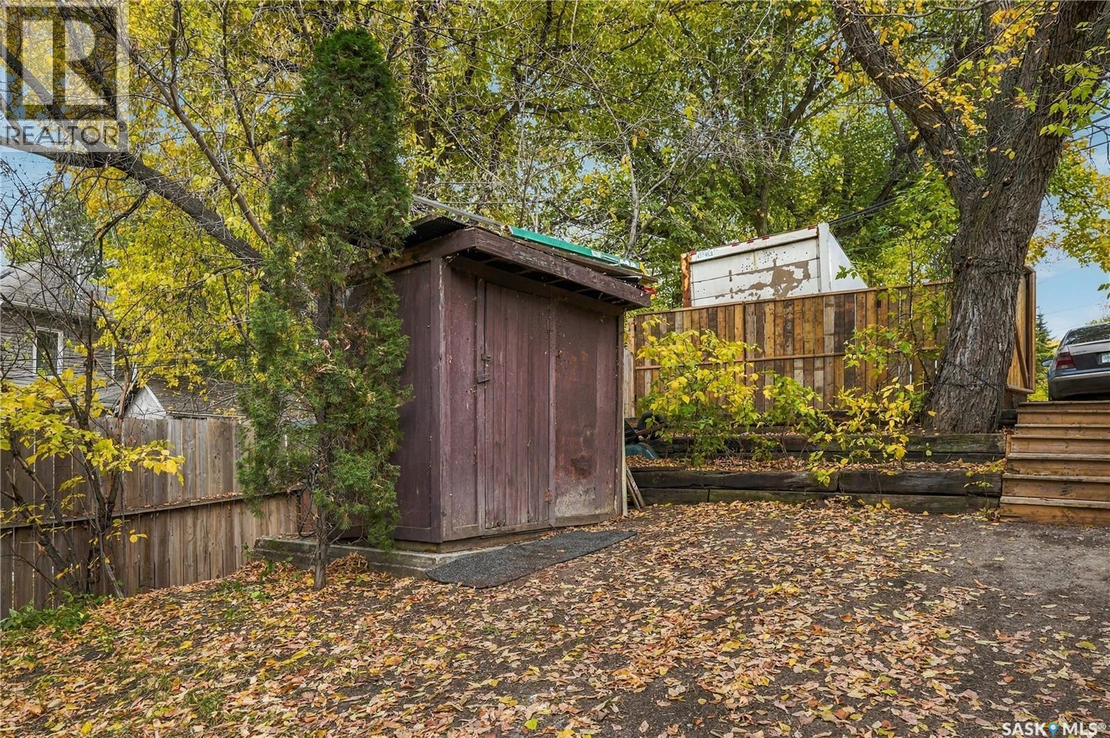 709 McPherson AVENUE - 40