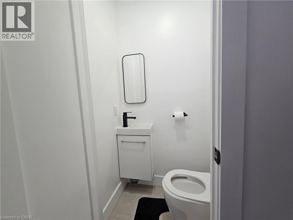 352 Weir Street North — photo 7