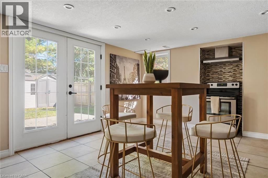 25 Amalia Crescent — photo 33