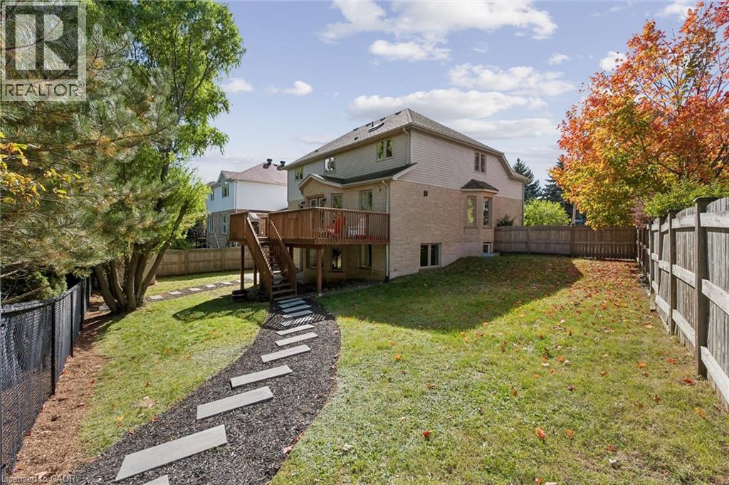 25 Amalia Crescent — photo 43