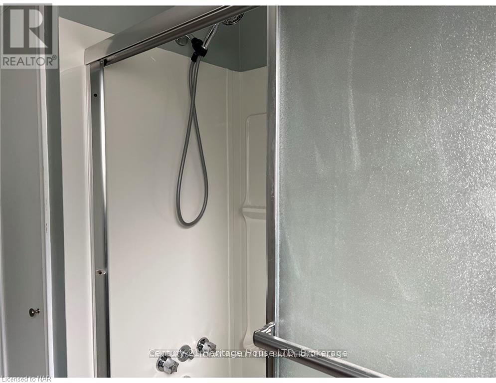 61 Phipps Street — photo 14