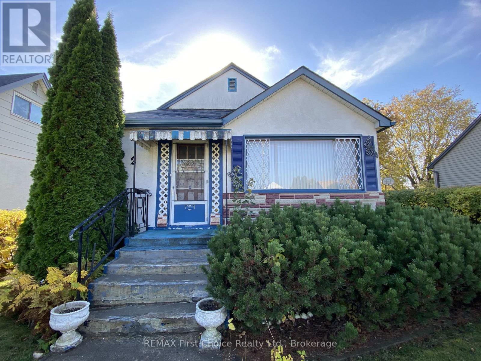 262 Empire Avenue