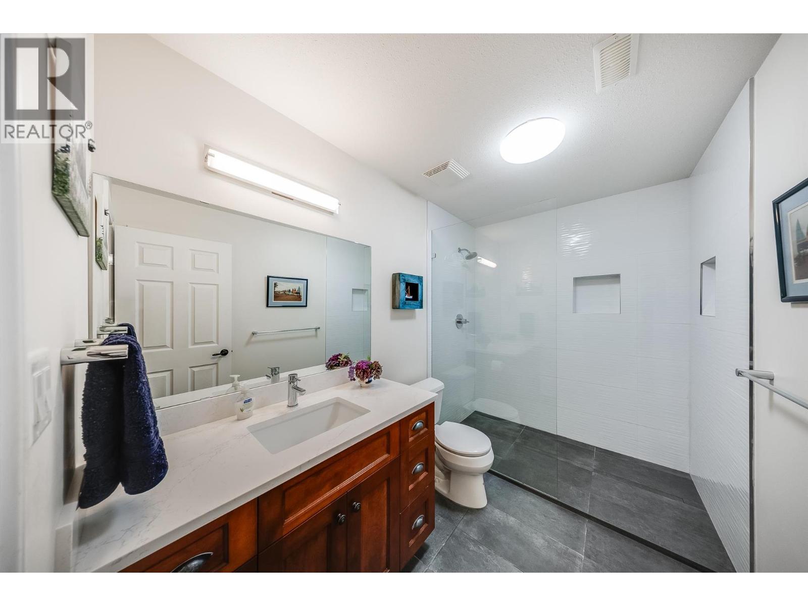 464 Whitman Way, Warfield - Image 1