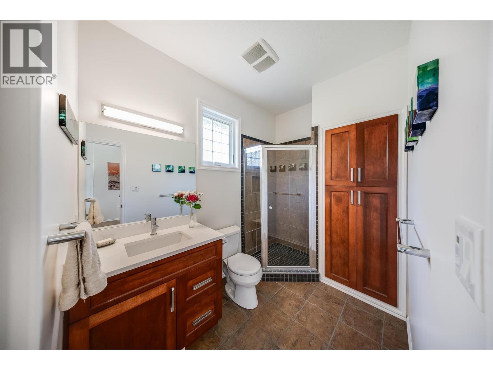 464 Whitman Way, Warfield - Image 1