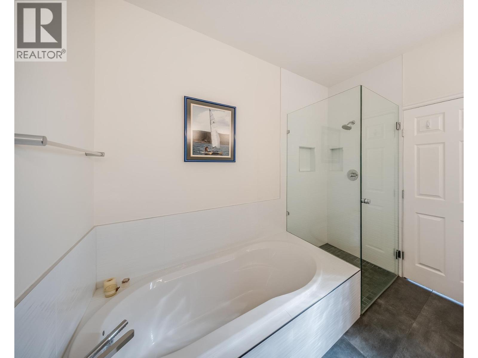 464 Whitman Way, Warfield - Image 1
