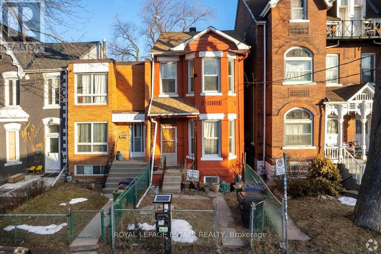 114 Baldwin Street, Toronto, ON photo 1