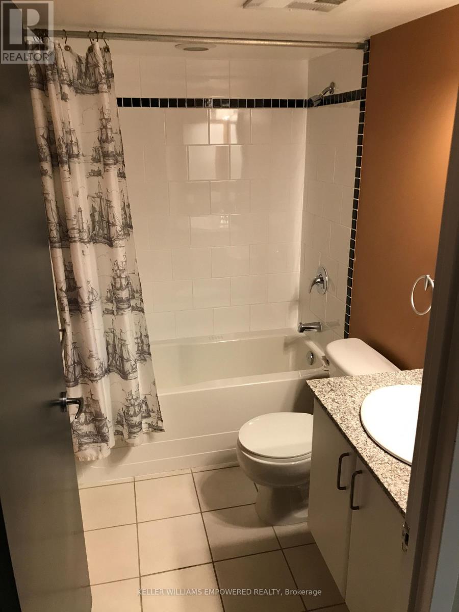 33 Sheppard Avenue East — photo 13