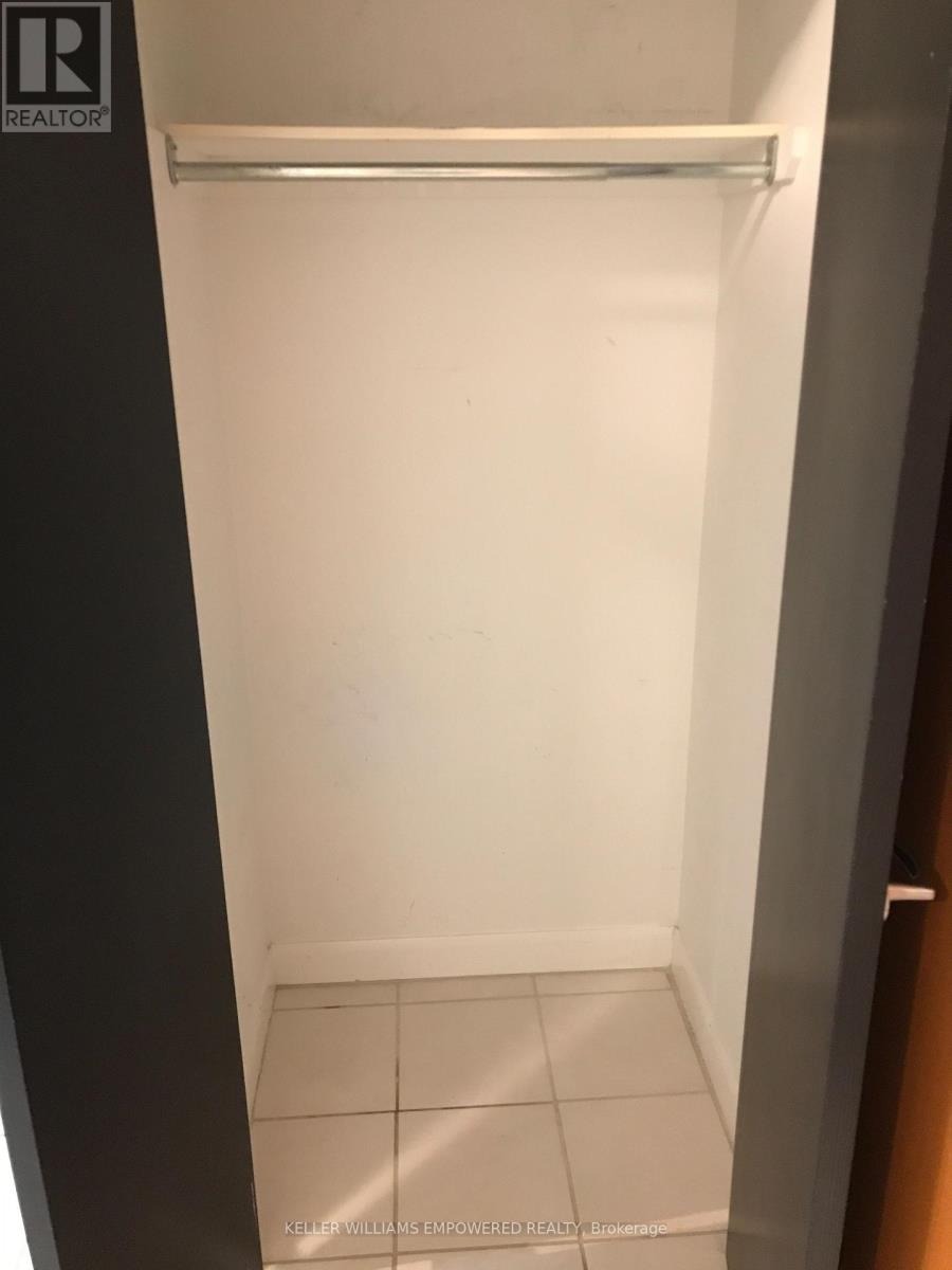33 Sheppard Avenue East — photo 15