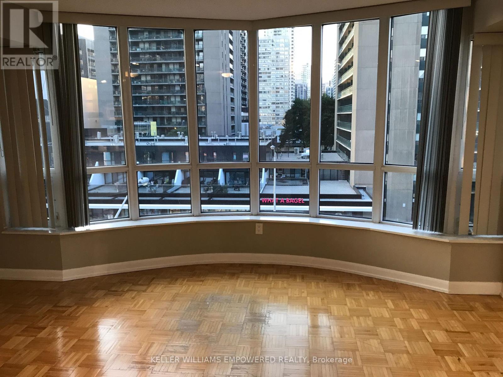33 Sheppard Avenue East — photo 7