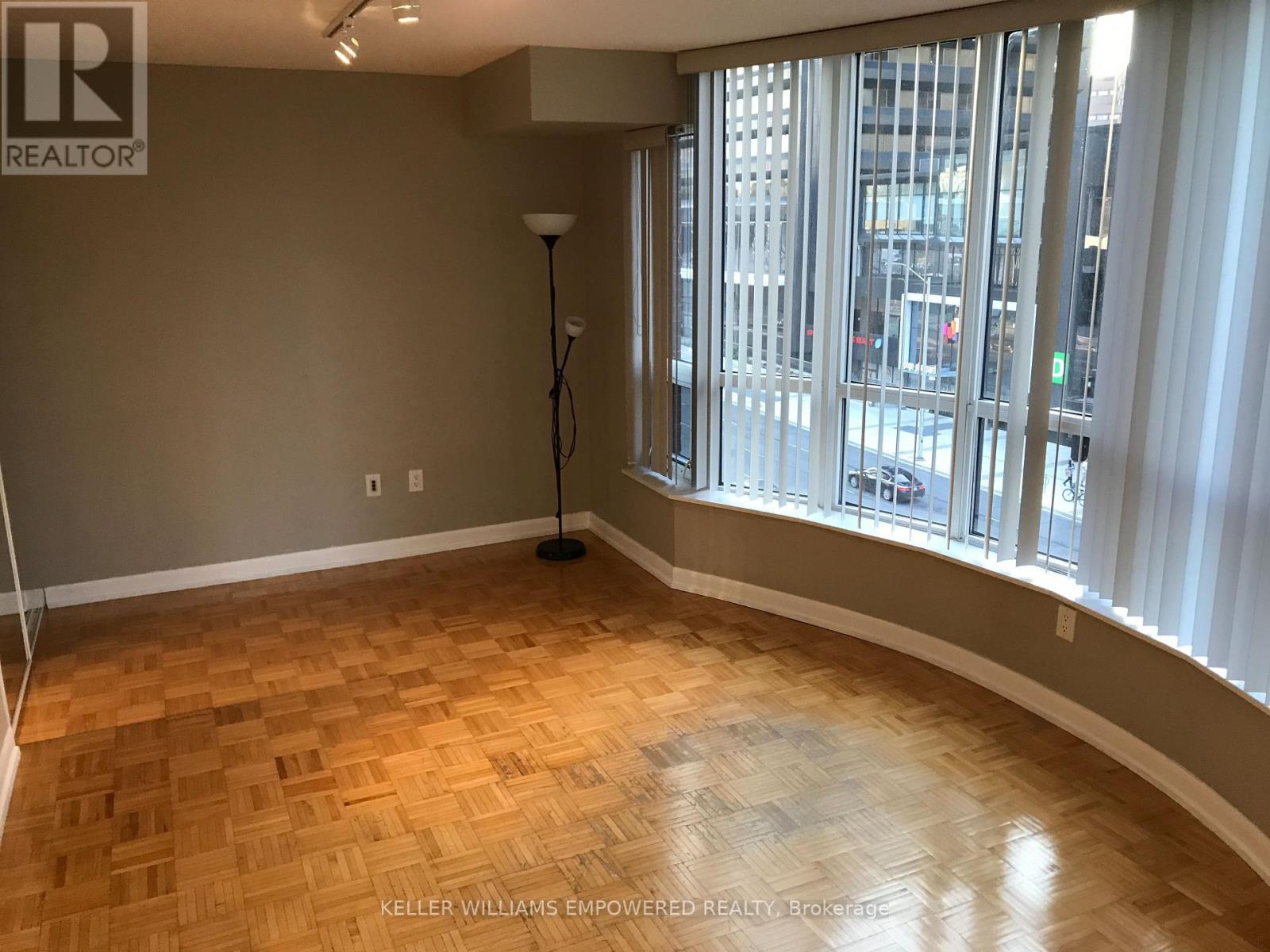 33 Sheppard Avenue East — photo 8