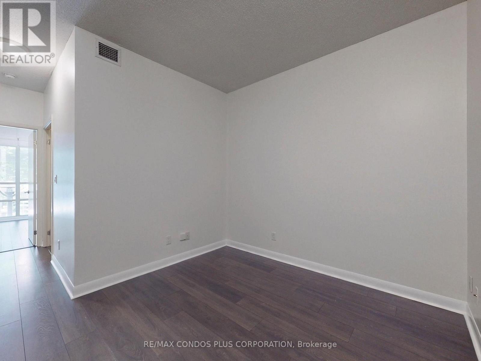 15 Bruyeres Mews — photo 22