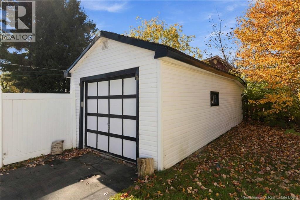 18 Lynwood Drive - 35