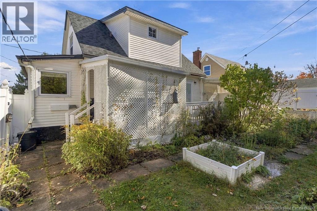 18 Lynwood Drive - 43