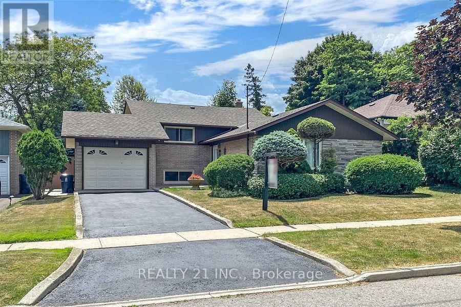 25 Knowlton Drive South