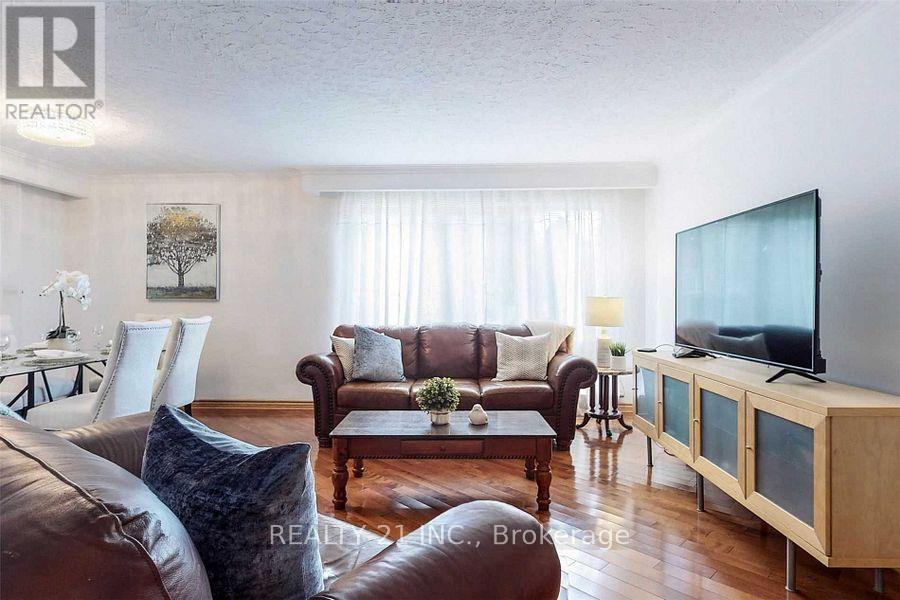 25 Knowlton Drive South — photo 7