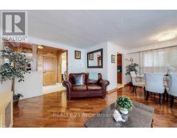 25 Knowlton Drive S, Toronto, ON M1M2G8 Photo 6
