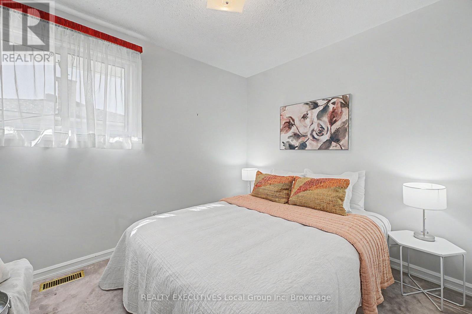 8 Talon Street — photo 25