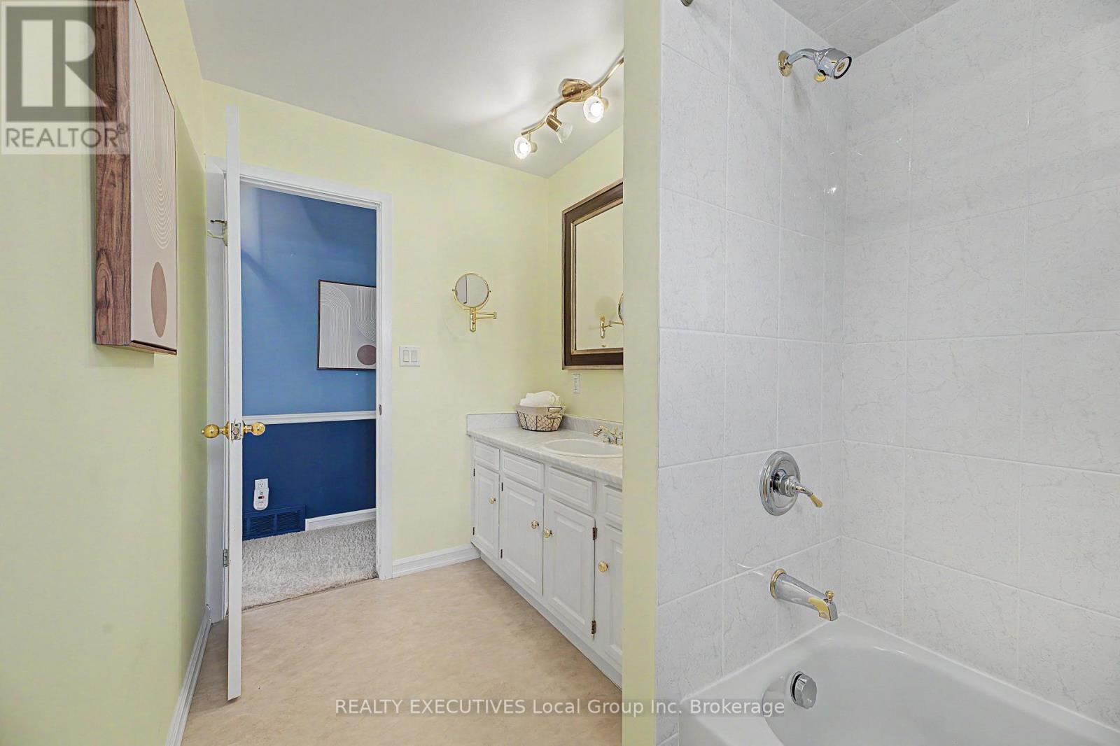 8 Talon Street — photo 28