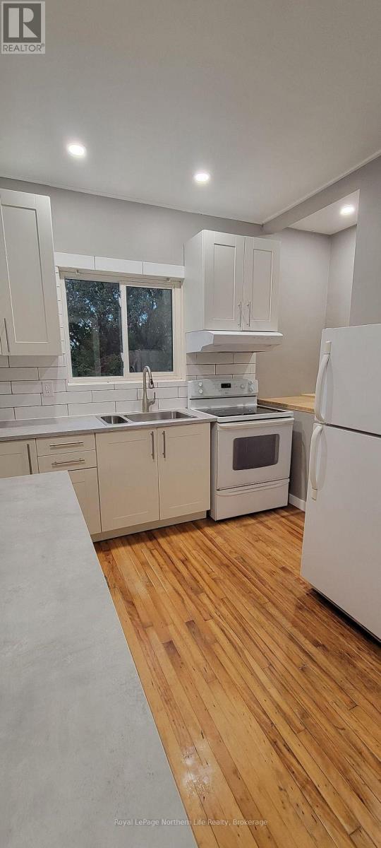 841 Worthington Street East — photo 10