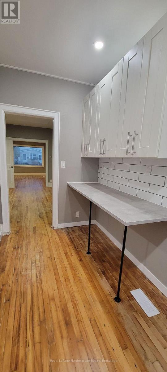841 WORTHINGTON STREET E - 12