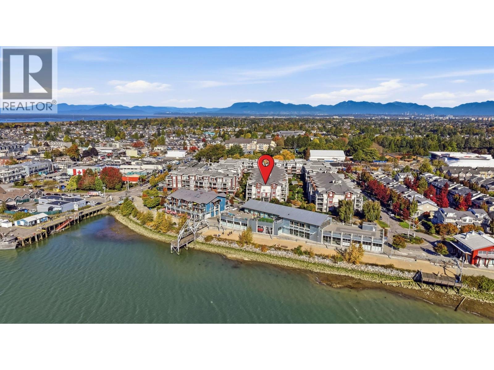 Photo of 107 4211 BAYVIEW STREET 32