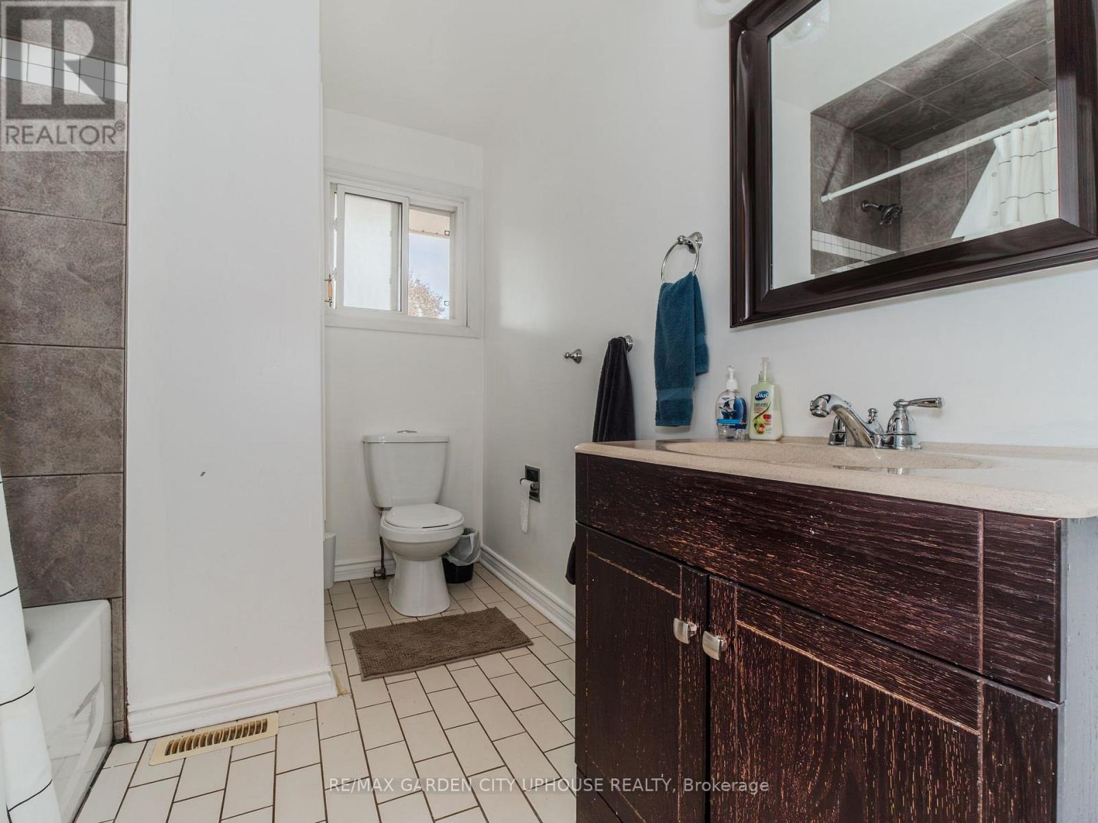 2 TREEVIEW PLACE - Image 10