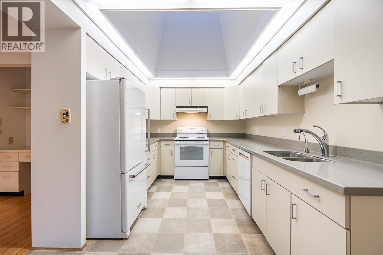 Photo of 2265 INGLEWOOD AVENUE 18