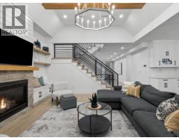 1260 Plateau Drive, North Vancouver, BC V7P2J4 Photo 9