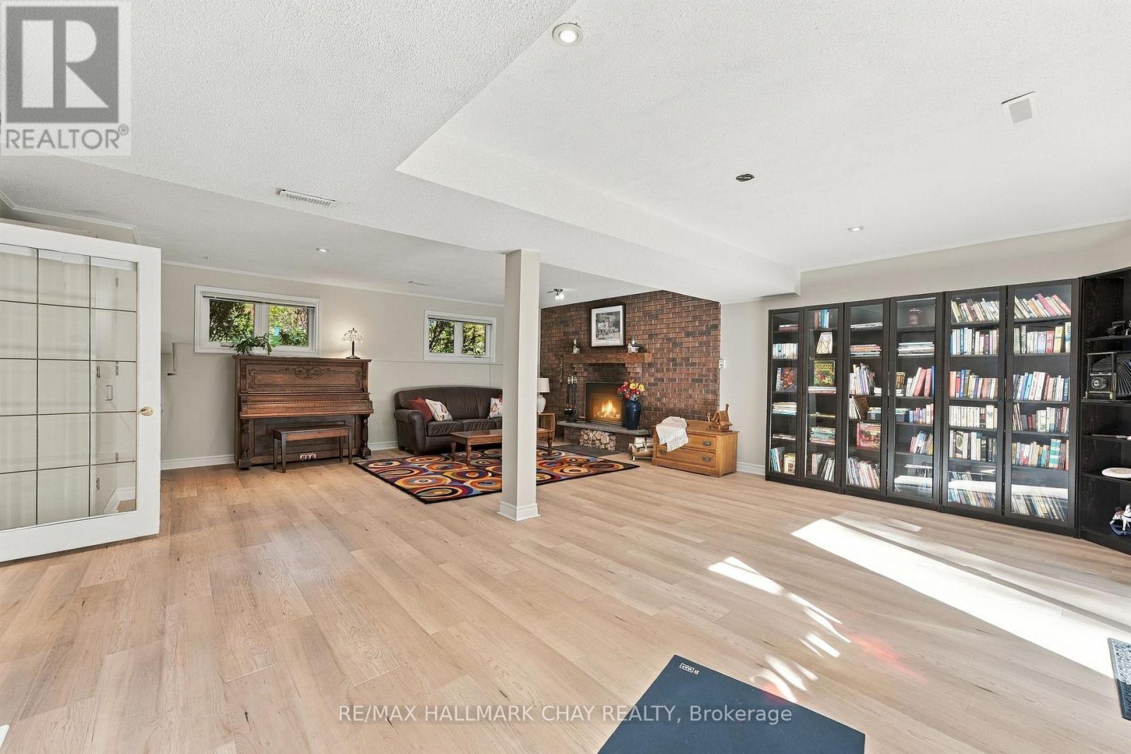 57 Belmont Crescent — photo 18