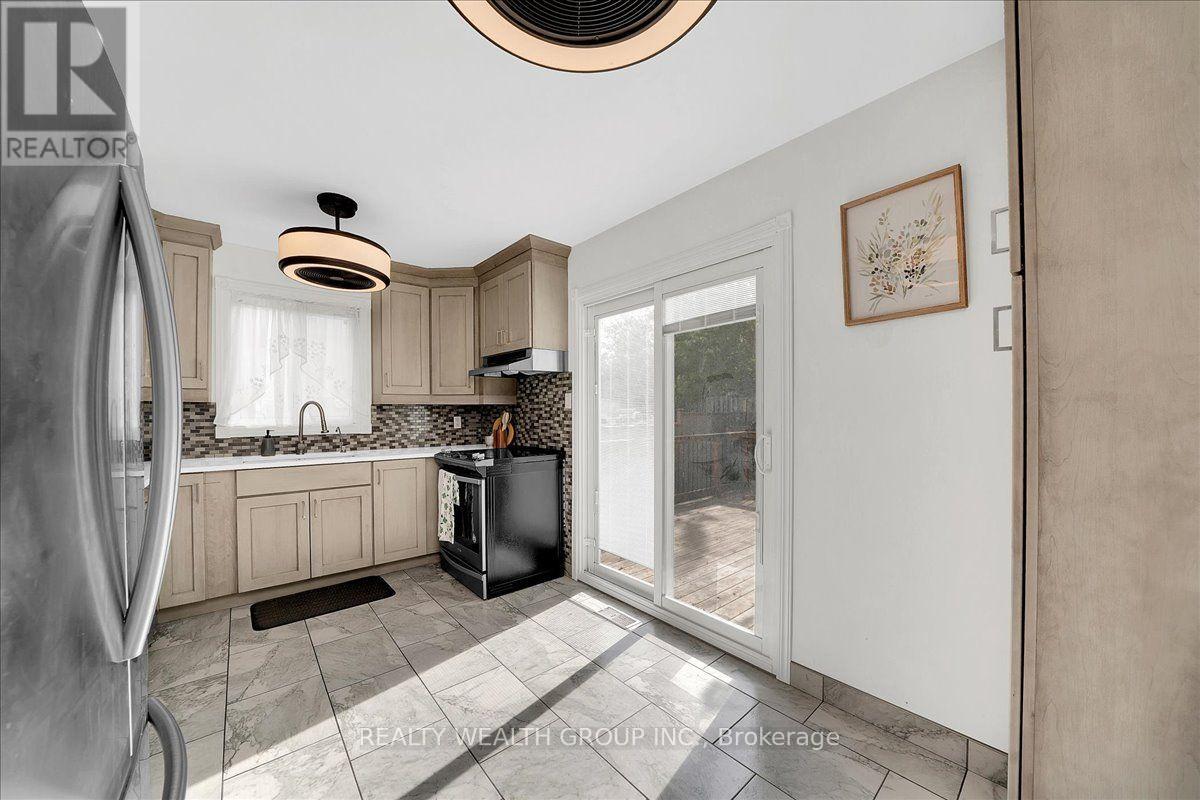 11 BRISTOW Court, Barrie, ON photo 12