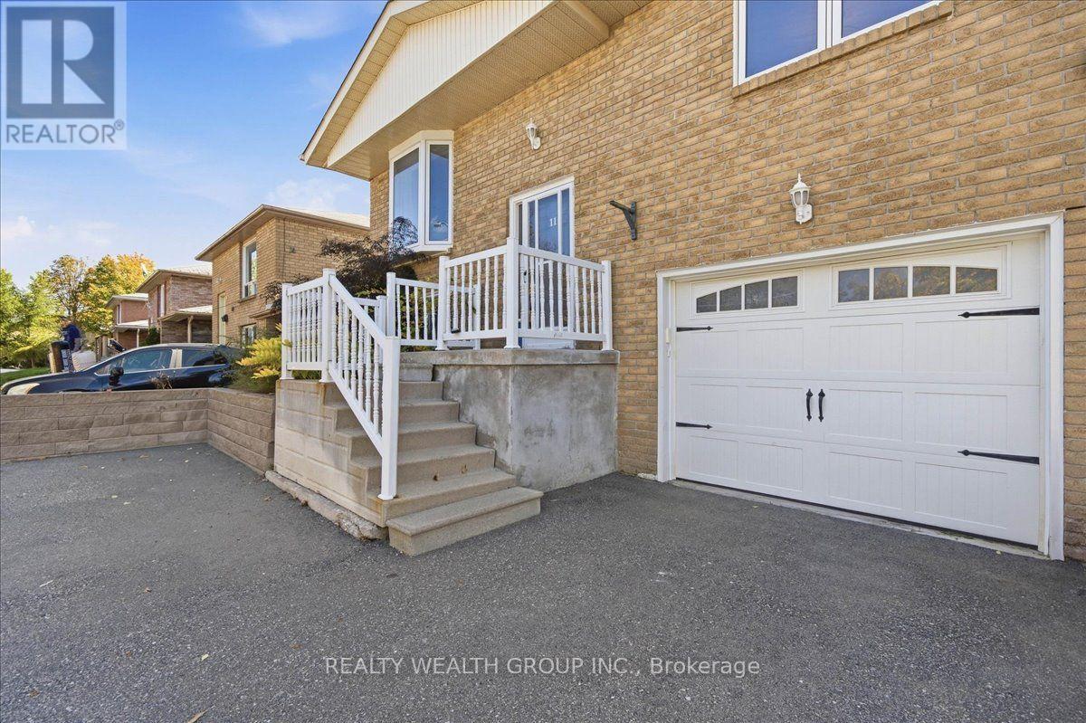 11 BRISTOW Court, Barrie, ON photo 3
