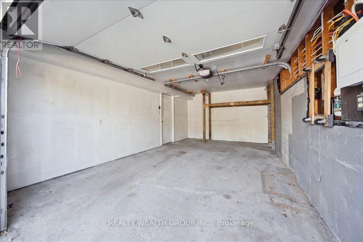 11 BRISTOW Court, Barrie, ON photo 36